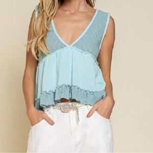 Sleeveless V-Neck Mini Babydoll Tank Top
Smoke free home
Worn once